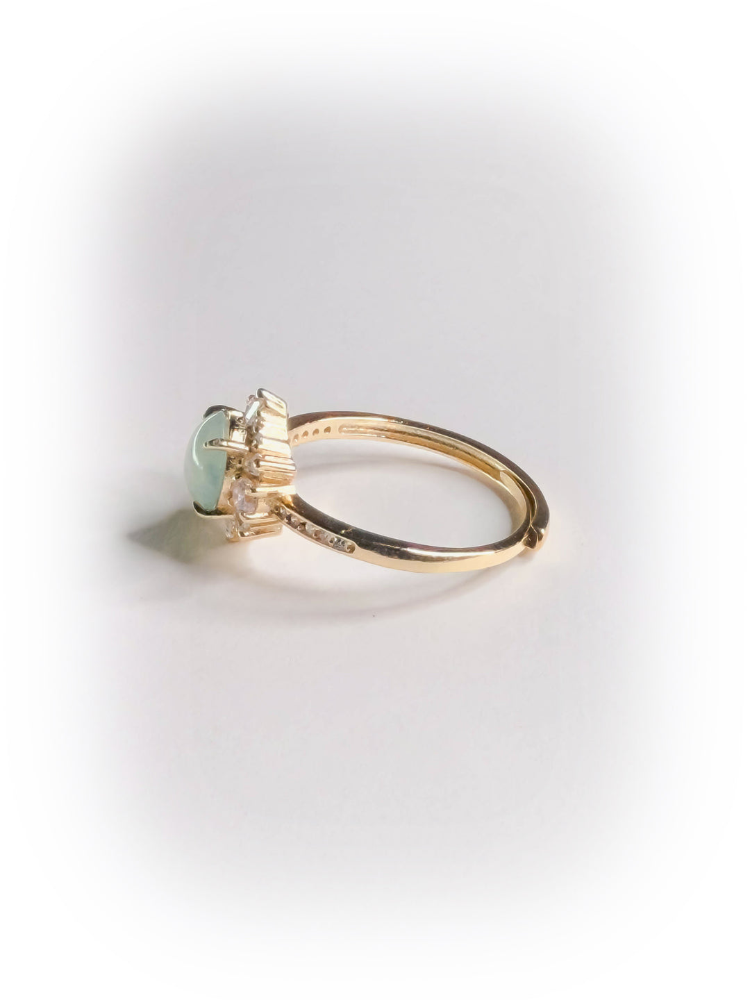 [025] lúminéa (Moxisha Icy Floating Flower Jadeite)
