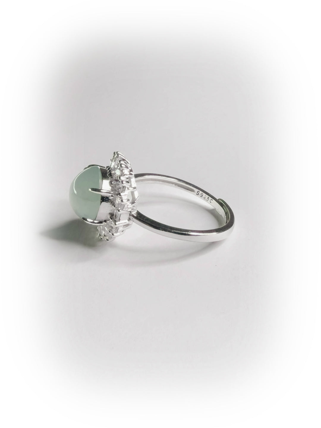[027] tessil (Moxisha Icy Clear Water Jadeite)