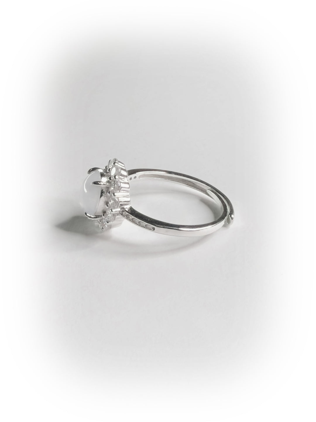 [046] rhaen (Moxisha Icy White Fei Jadeite)