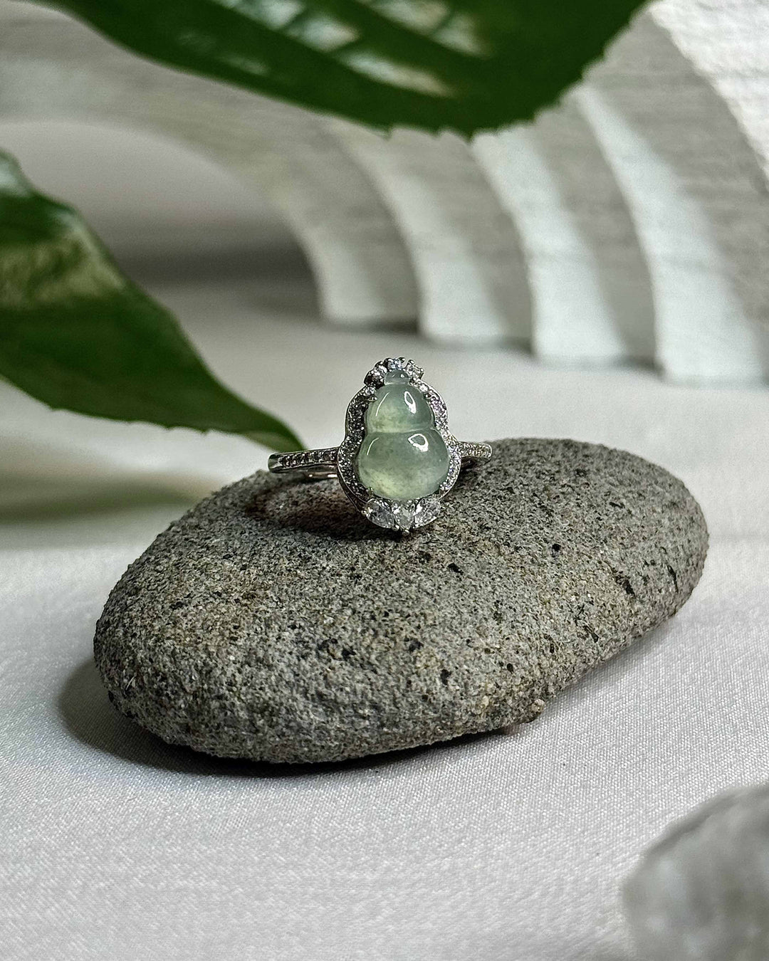 [030] astri (Moxisha Icy Clear Water Gourd Jadeite)